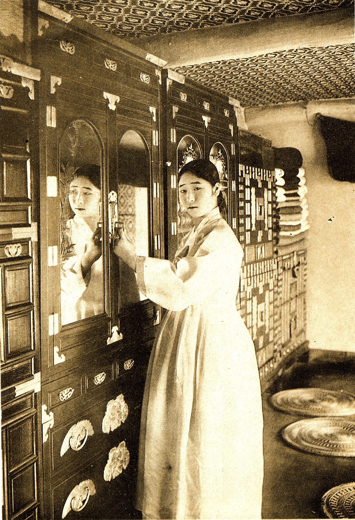 Mai dam cua nu nghe si Han anh 2