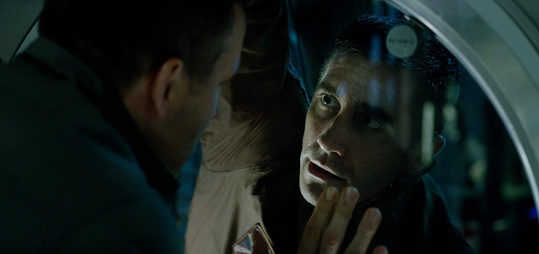 phim kinh di khong ai song sot anh 18