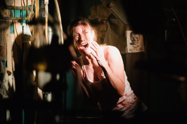 phim kinh di khong ai song sot anh 10