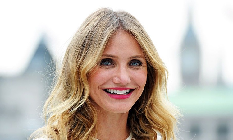 Sao nu ‘Thien than cua Charlie’ sau khi giai nghe hinh anh