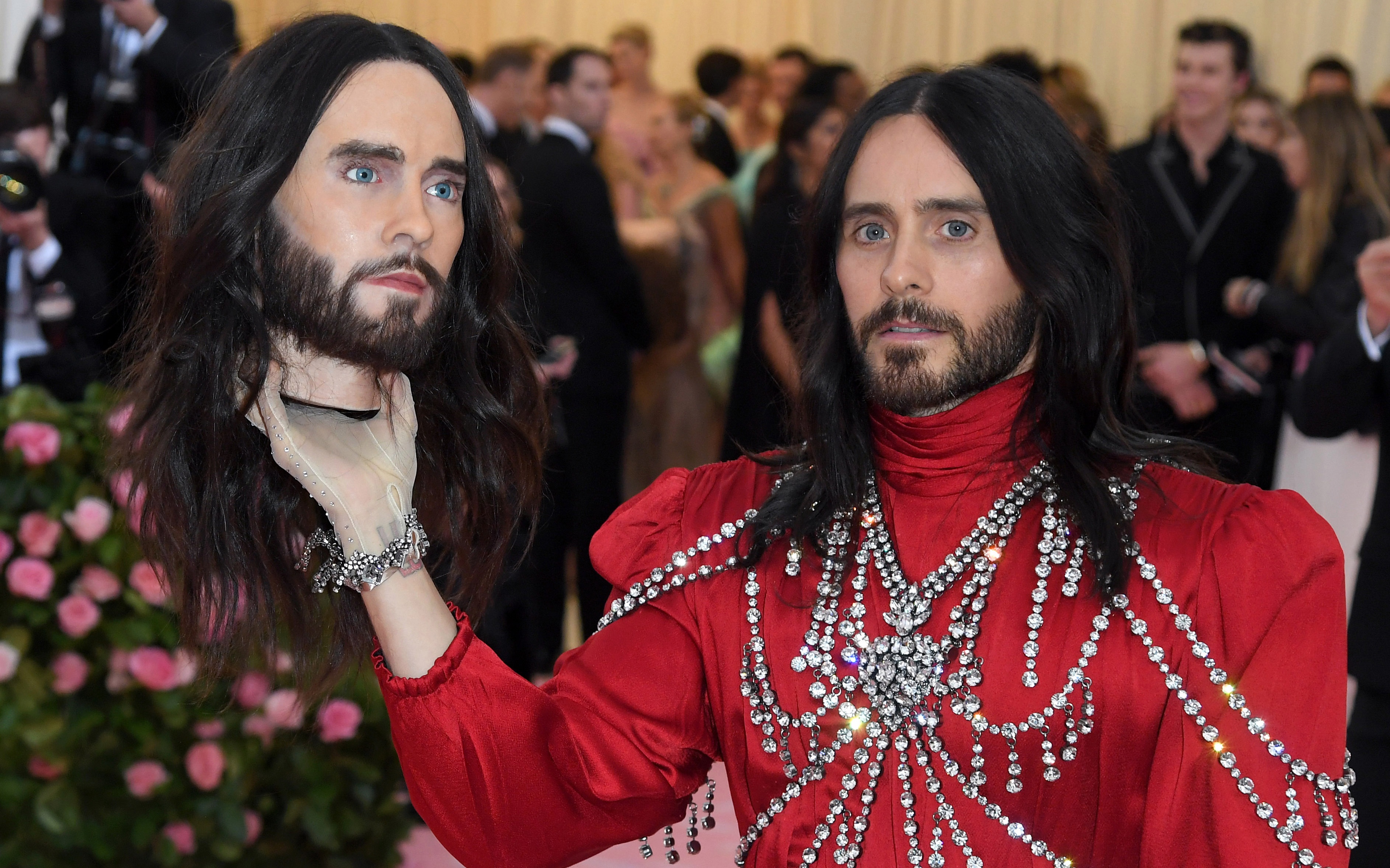 Jared Leto vao vai ‘ong vua nghe thuat binh dan’ hinh anh
