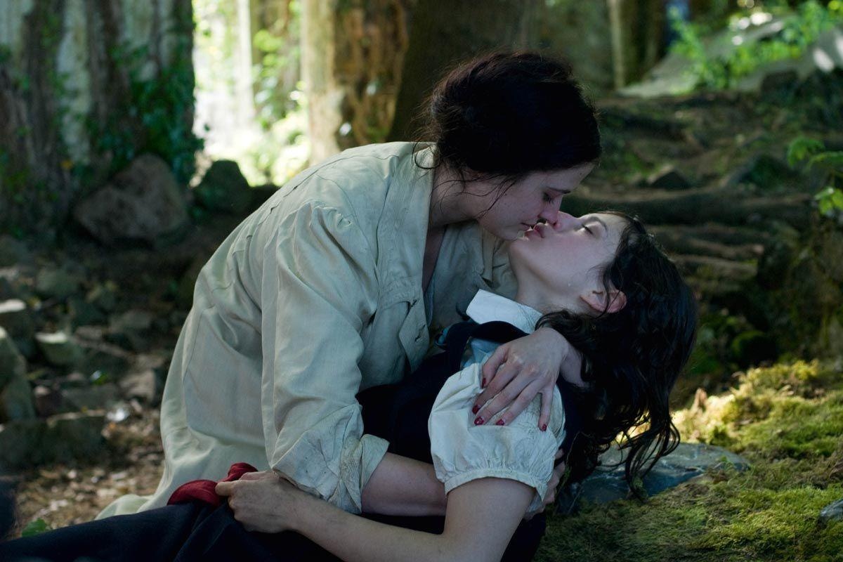 Nhung my nhan gay an tuong voi vai dong tinh hinh anh