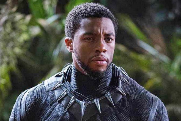 Hang truyen tranh Marvel tri an Chadwick Boseman hinh anh