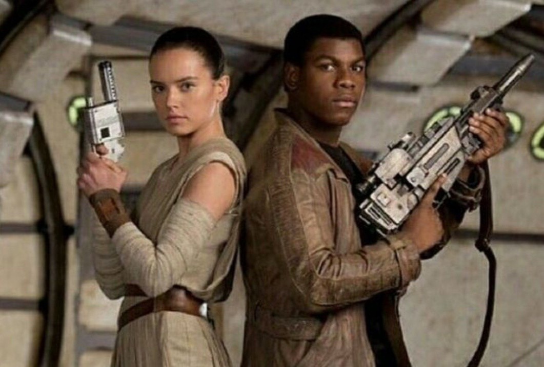 Disney bi cao buoc loi dung sac toc dien vien hinh anh