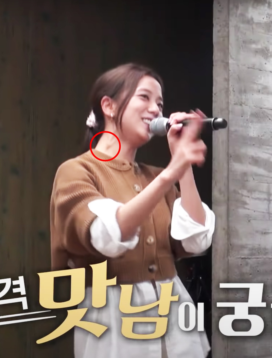 Hach bach huyet o co Jisoo sung to bat thuong anh 1