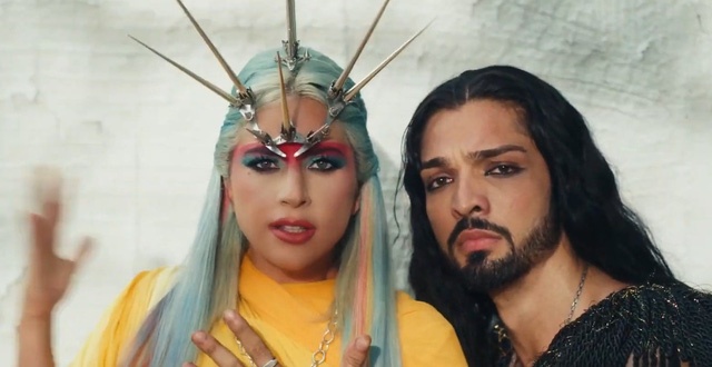 MV 911 Lady Gaga ảnh 2 MV 911 Lady Gaga anh 2