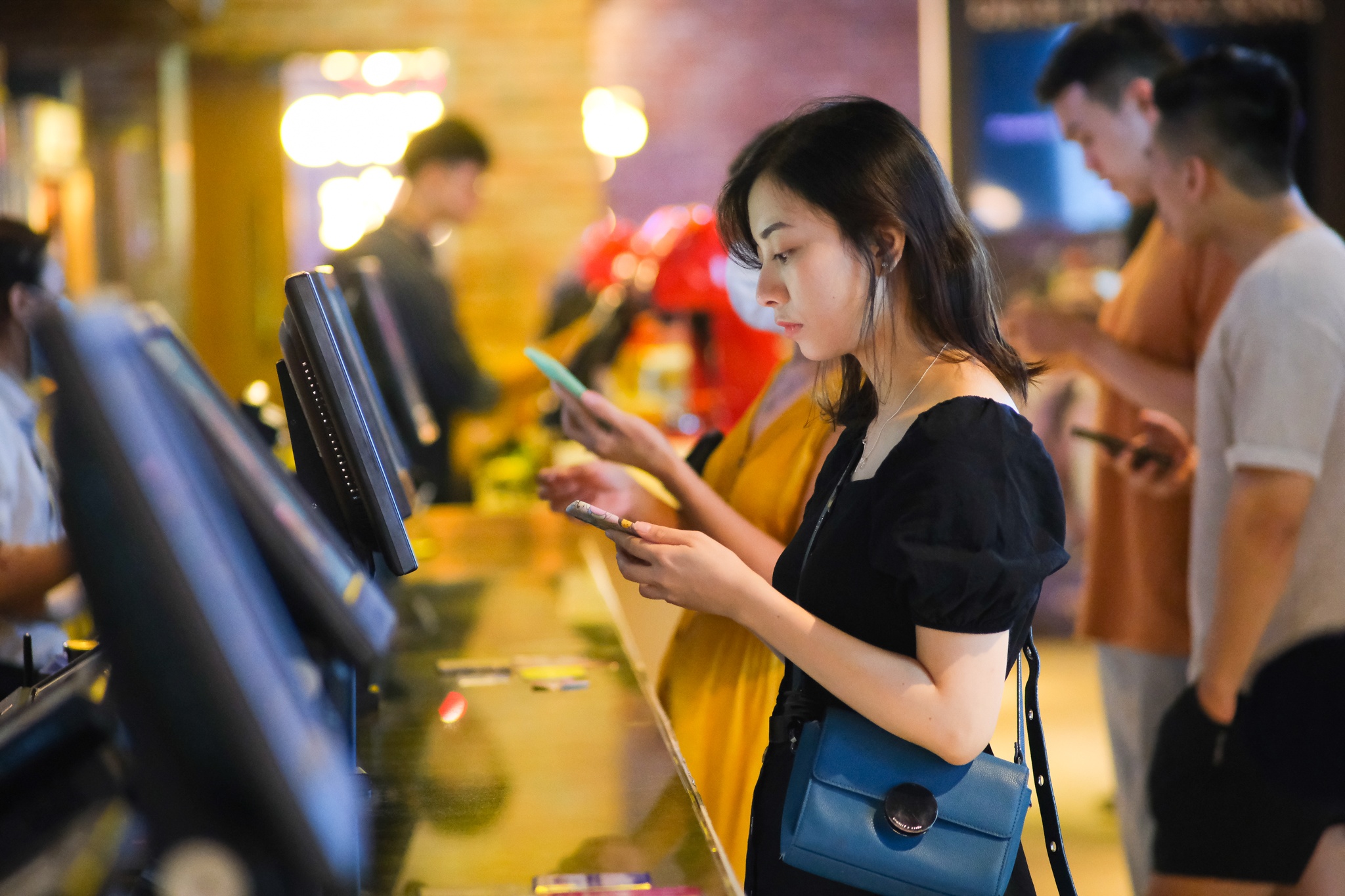 khán giả Tiệc trăng máu ảnh 6 khan gia Tiec trang mau anh 6