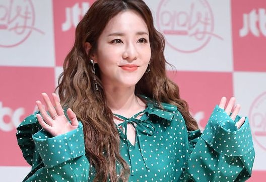 Dara (2NE1) ke lenh cam hen ho 5 nam o Kpop hinh anh