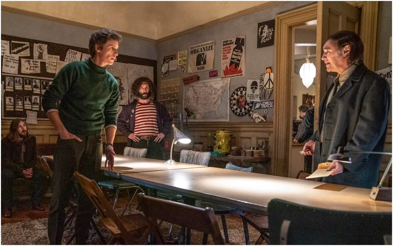 review "The Trial of Chicago 7" anh 4