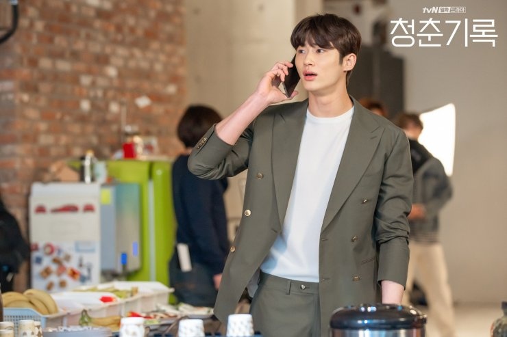 ket phim 'Record of Youth' anh 2