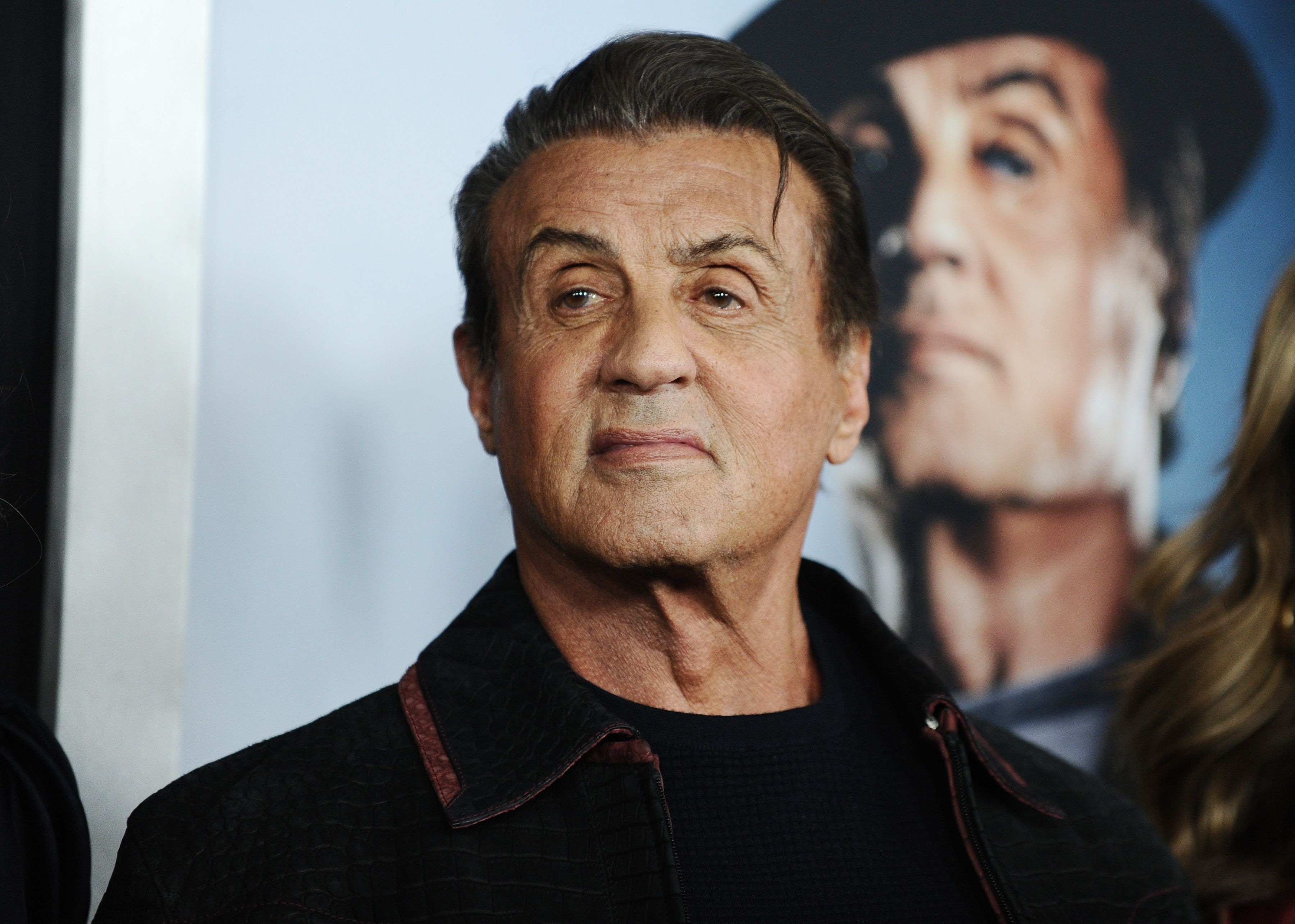 Huyen thoai co bap Sylvester Stallone tham gia ‘Biet doi Cam tu’ hinh anh
