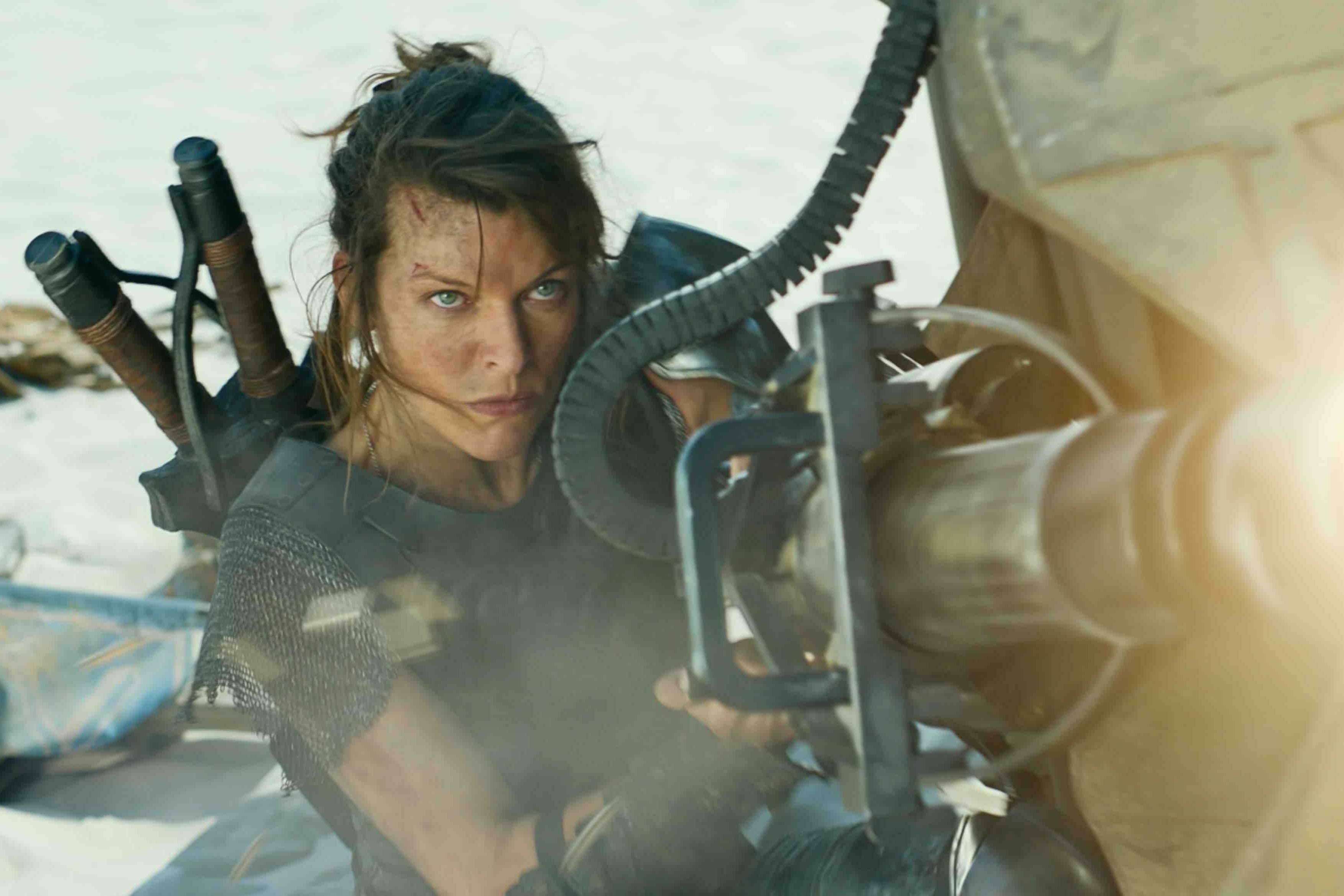 Milla Jovovich nhu 'chet di song lai' khi tu thuc hien canh lat xe hinh anh