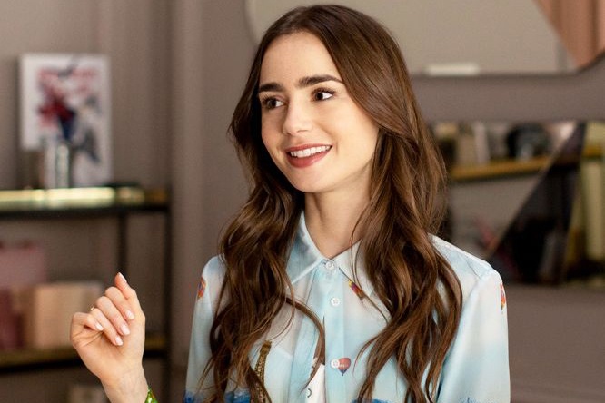 Nu dien vien quay phim cung luc o hai chau luc hinh anh