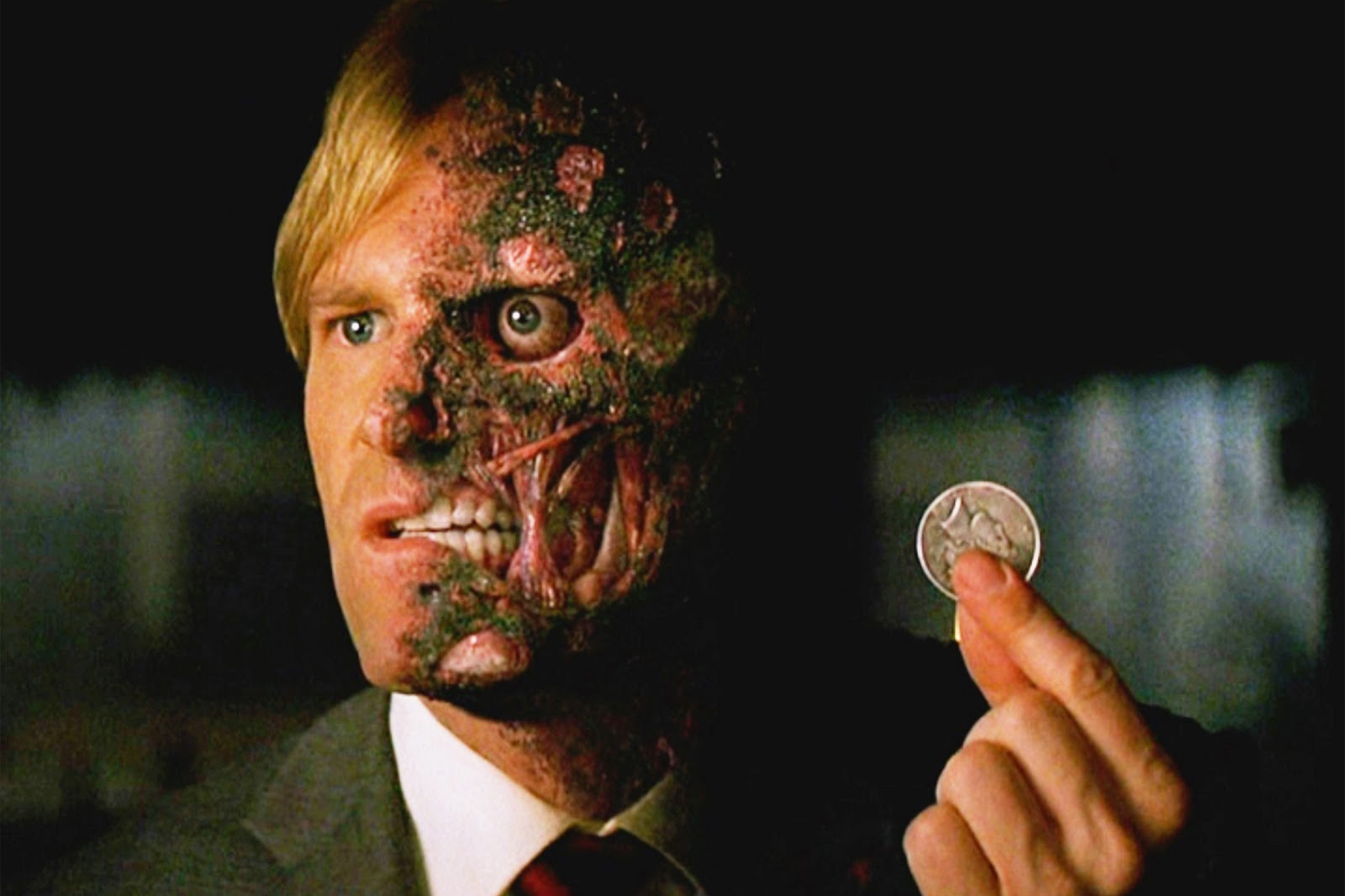 Quyet dinh gay tranh cai cua Nguoi Doi trong ‘The Dark Knight' hinh anh