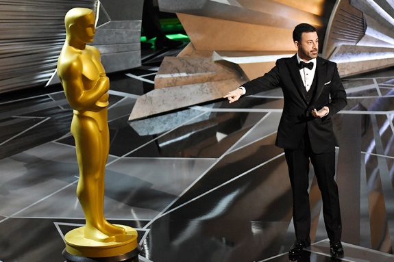 Oscar 2021 van duoc to chuc theo cach truyen thong vao thang 4 hinh anh