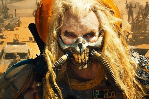 Nam dien vien phan dien trong ‘Mad Max’ qua doi hinh anh