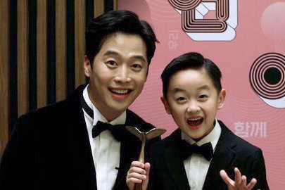 Cac dai truyen hinh Han Quoc bi chi trich vi pham quy dinh gian cach hinh anh