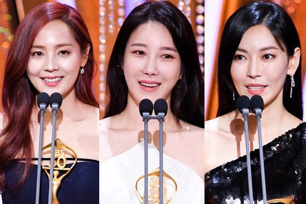 Dien vien 'Penthouse' thang lon tai SBS Drama Awards 2020 hinh anh
