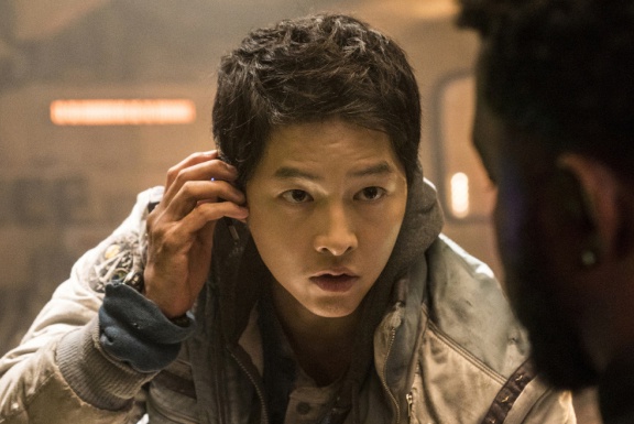 Phim gia tuong cua Song Joong Ki an dinh ngay len mang hinh anh