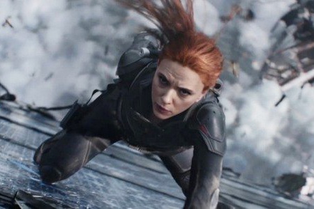 ‘Black Widow’ co the tiep tuc lui lich chieu hinh anh