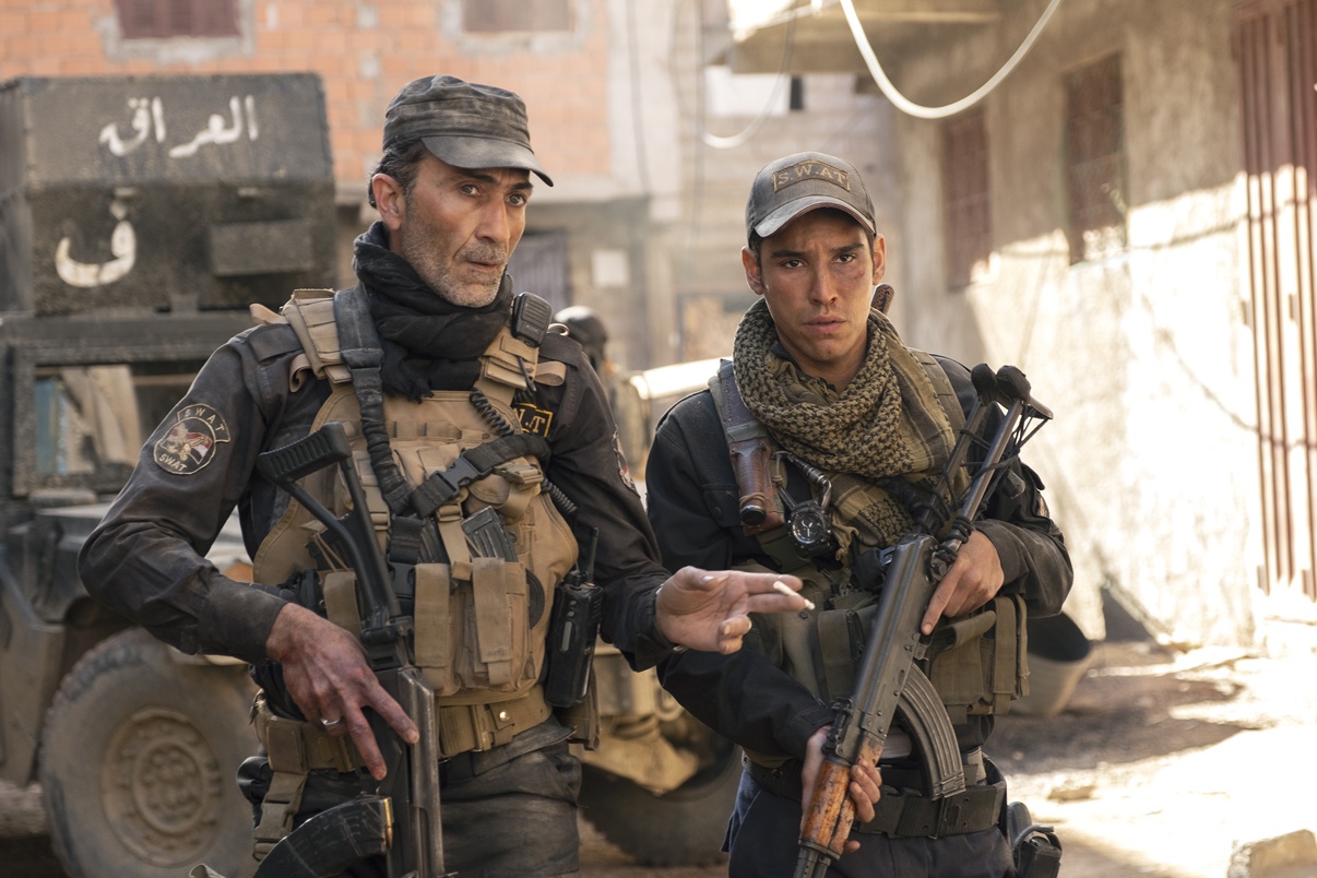 Doan phim cua dao dien 'Avengers' tung bi khung bo de doa hinh anh