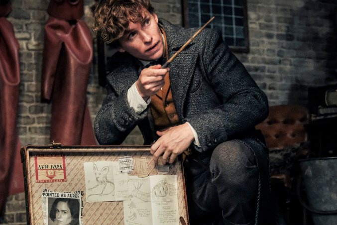 Eddie Redmayne boi giua troi dong khi ghi hinh hinh anh