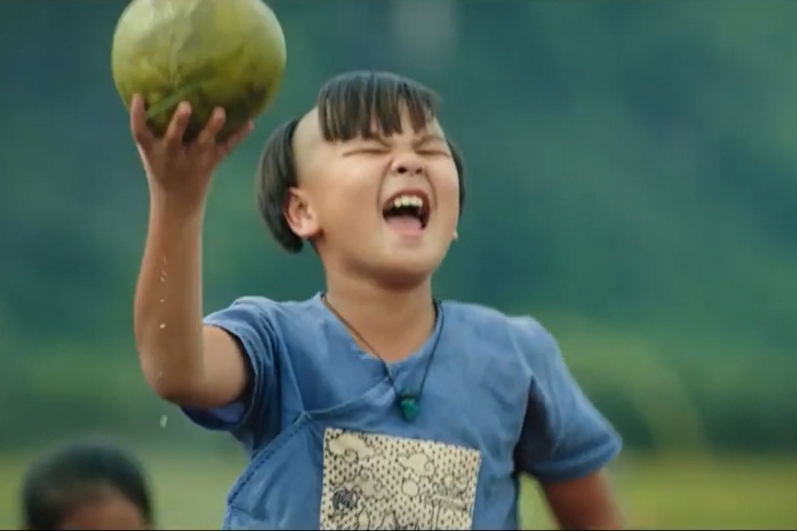Man 'goi buoi' trong 'Trang Ti' va nhung canh gay tranh cai tren phim hinh anh