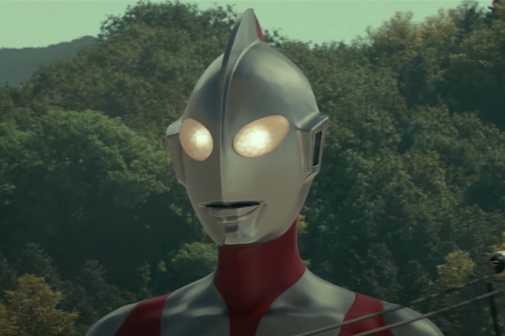 Sieu nhan Dien quang Ultraman tai xuat voi kich thuoc khong lo hinh anh