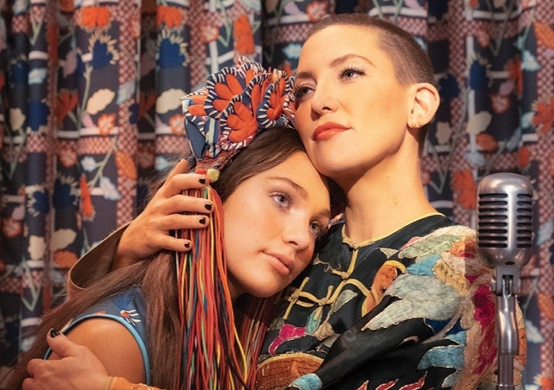 Phim ve nguoi tu ky cua ca si Sia gay tranh cai hinh anh