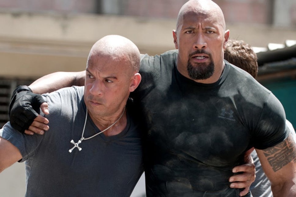 Hon 200 xe bi pha huy va su bien mat cua The Rock o ‘Fast & Furious 9’ hinh anh