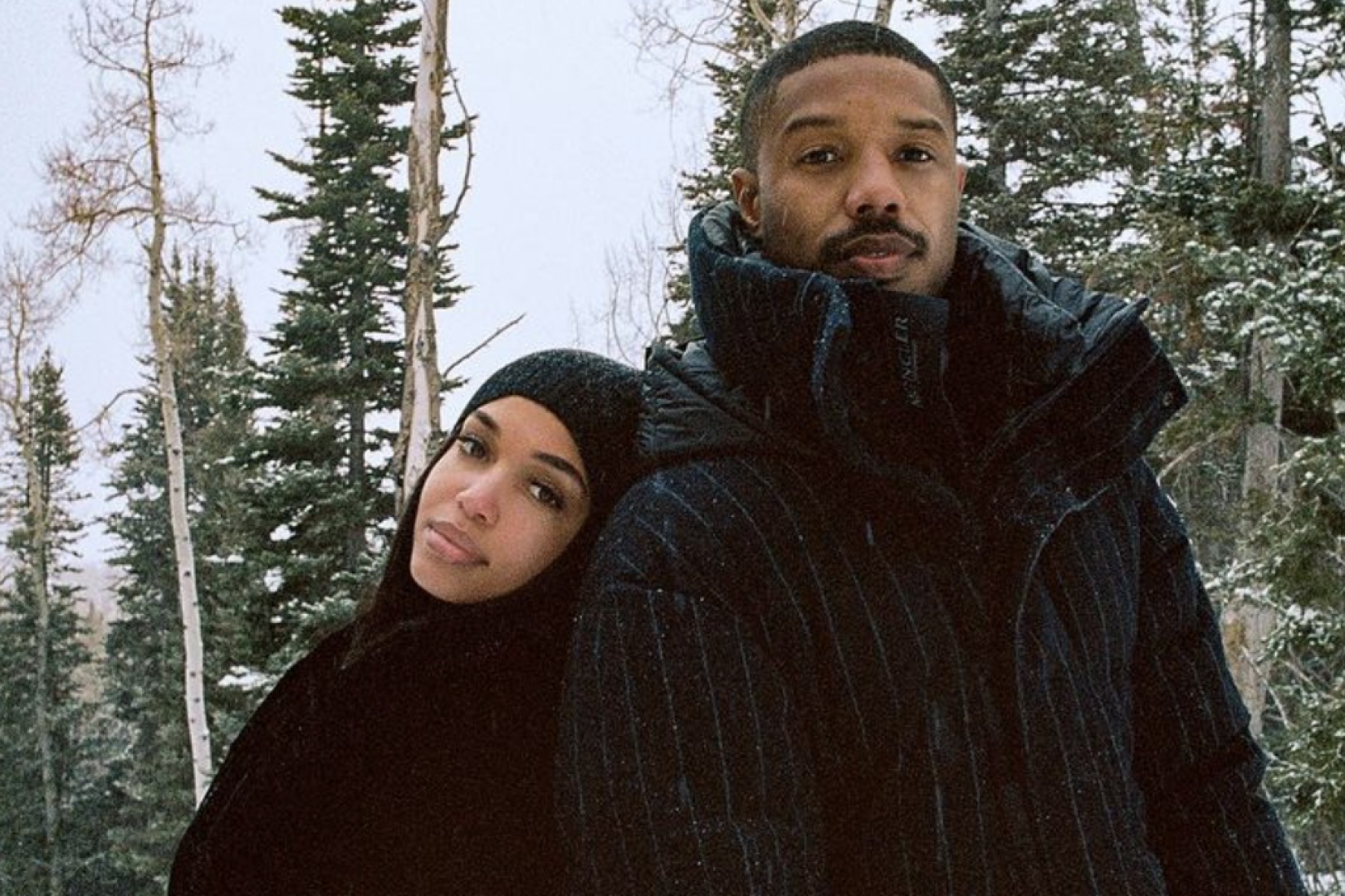 Nguoi dan ong quyen ru nhat hanh tinh thue ca thuy cung de hen ban gai hinh anh