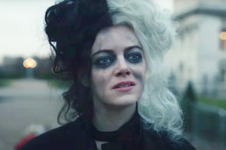 Emma Stone gay an tuong voi tao hinh noi loan trong ‘Cruella’ hinh anh
