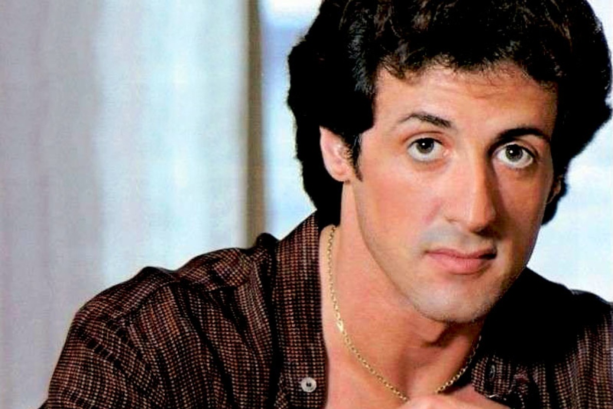 Hinh anh nam 22 tuoi cua huyen thoai co bap Sylvester Stallone hinh anh