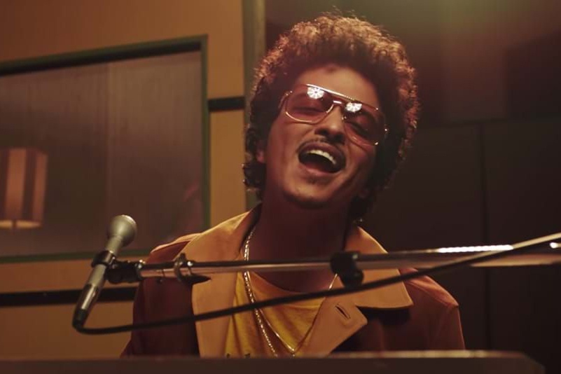 Bruno Mars khong ban tam khi bi chi trich hinh anh