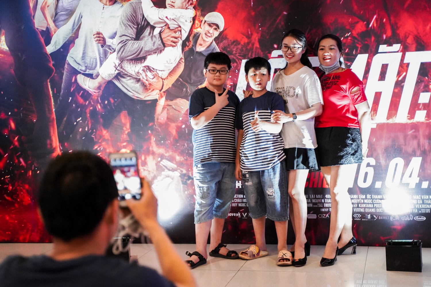 Rap phim dong duc dip nghi le anh 8