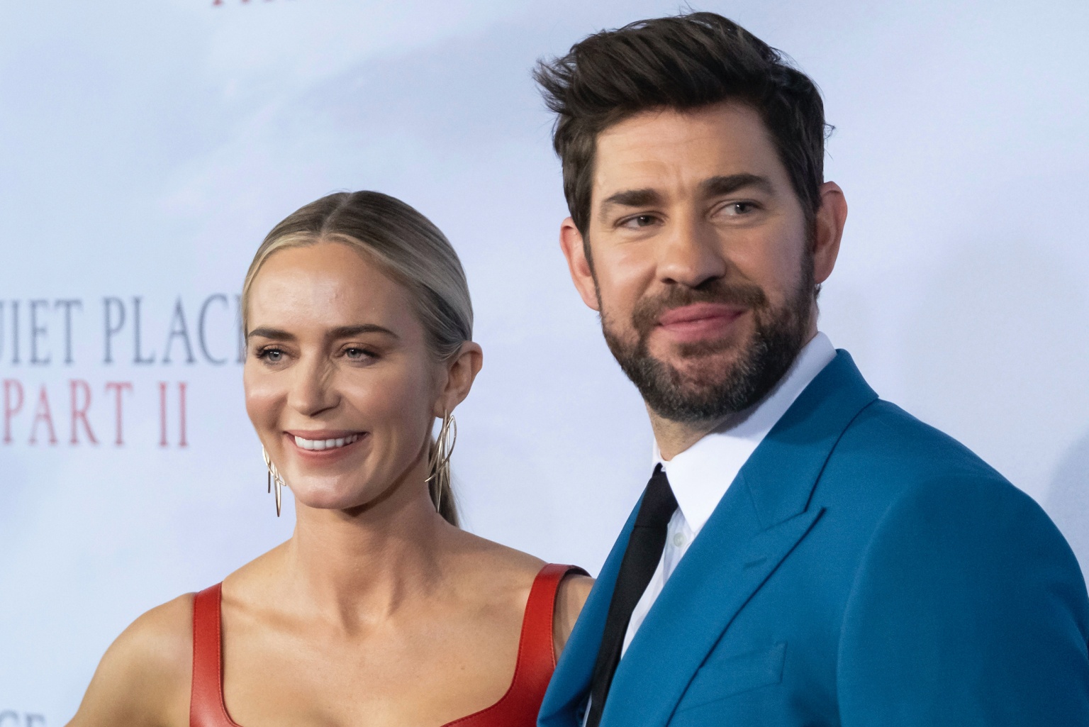 Vo chong Emily Blunt doi tien boi thuong hinh anh