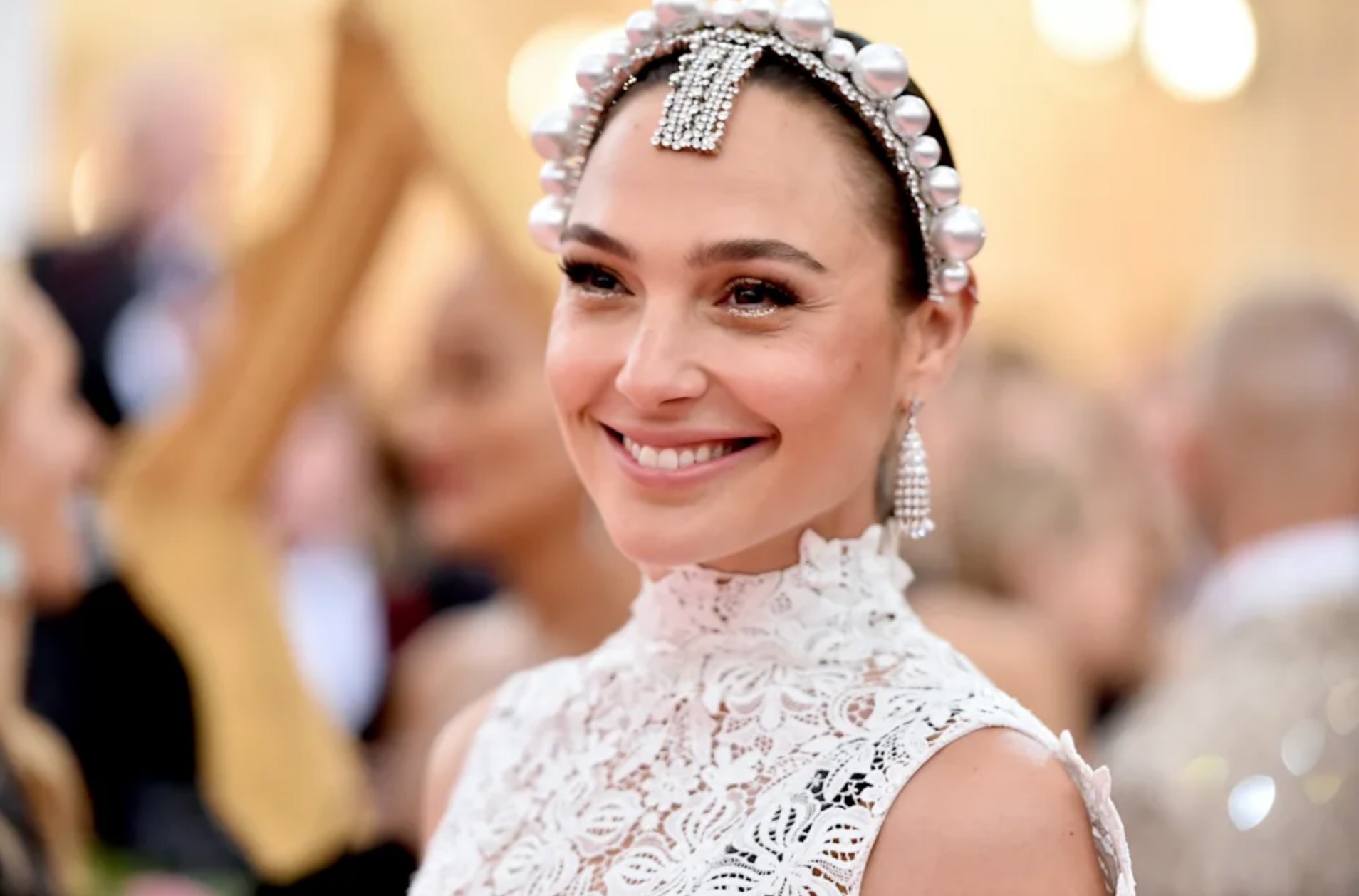 Gal Gadot tung bi dao dien ‘The Avengers’ uy hiep hinh anh