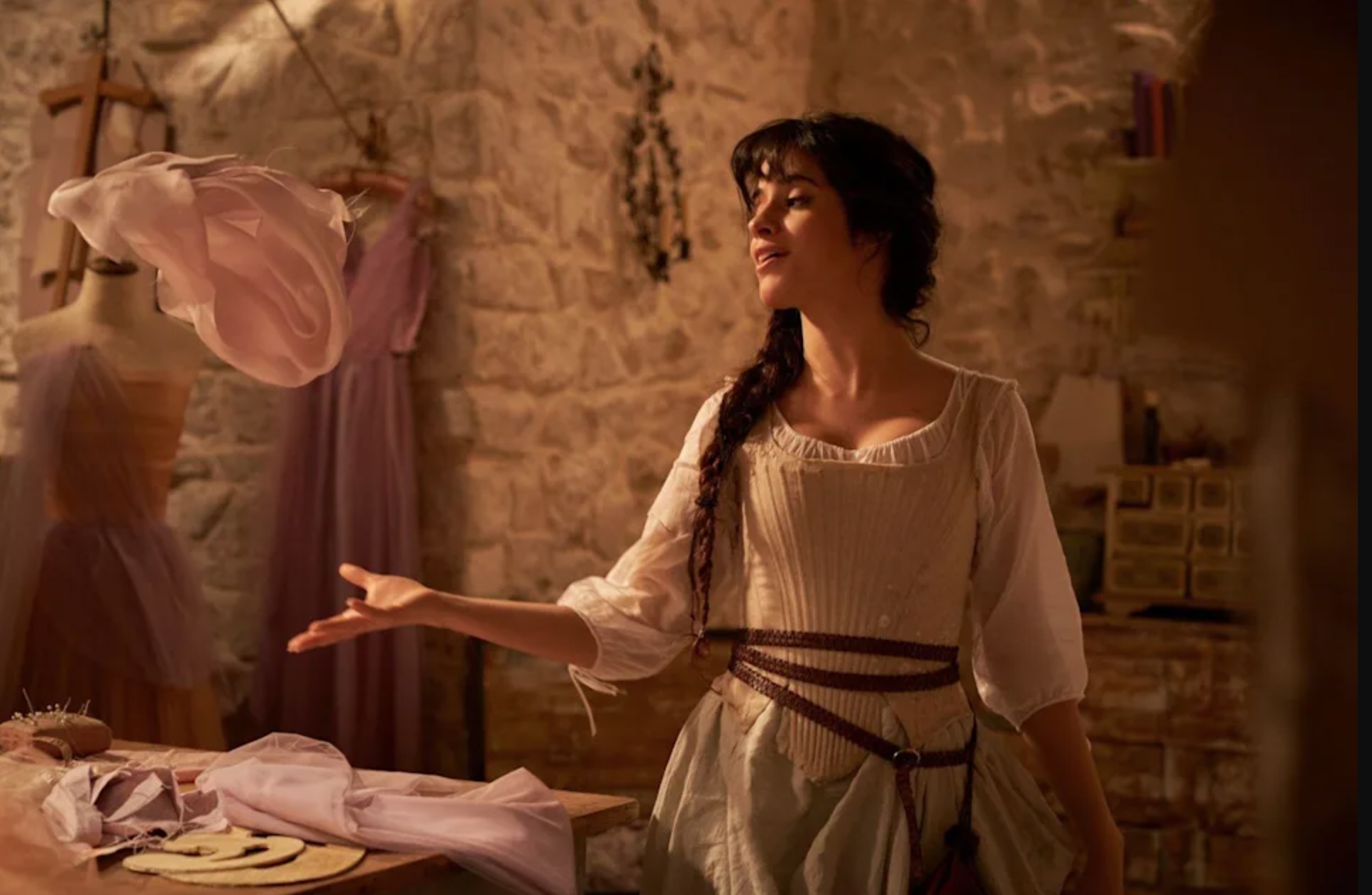 Camila Cabello đóng Cinderella ảnh 1 Camila Cabello dong Cinderella anh 1
