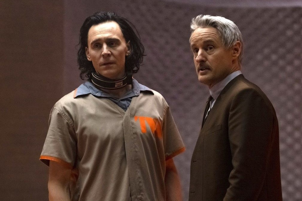 ‘Loki’ dang xem hinh anh