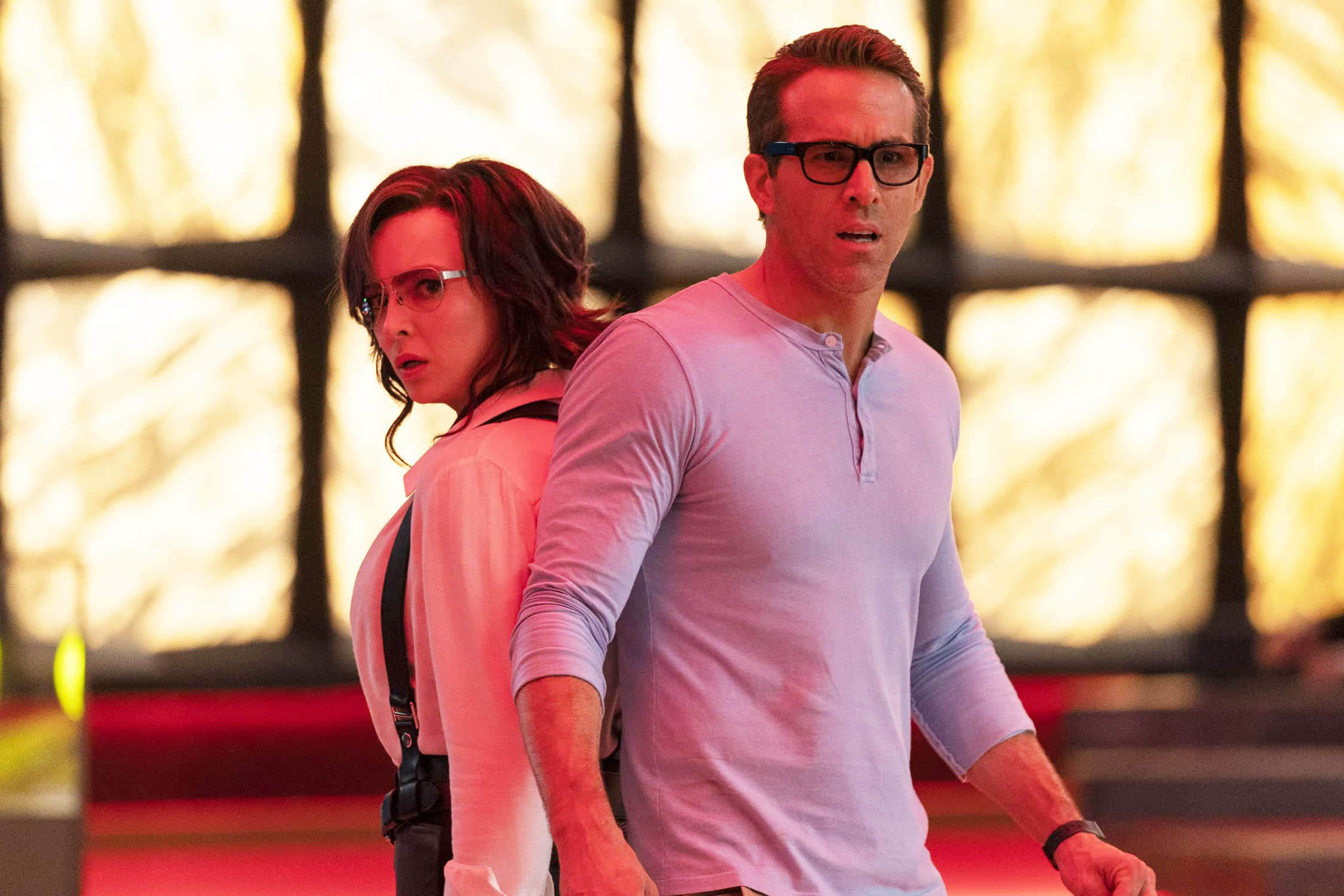 Ryan Reynolds hoa nguoi hung bat dac di hinh anh