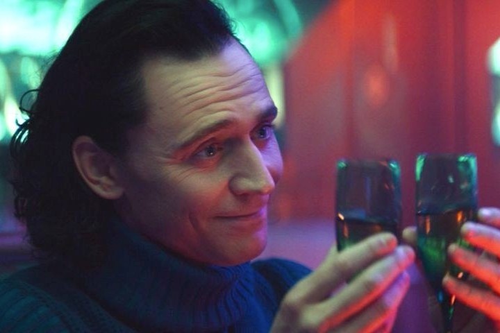 Loki cong khai la nguoi song tinh hinh anh