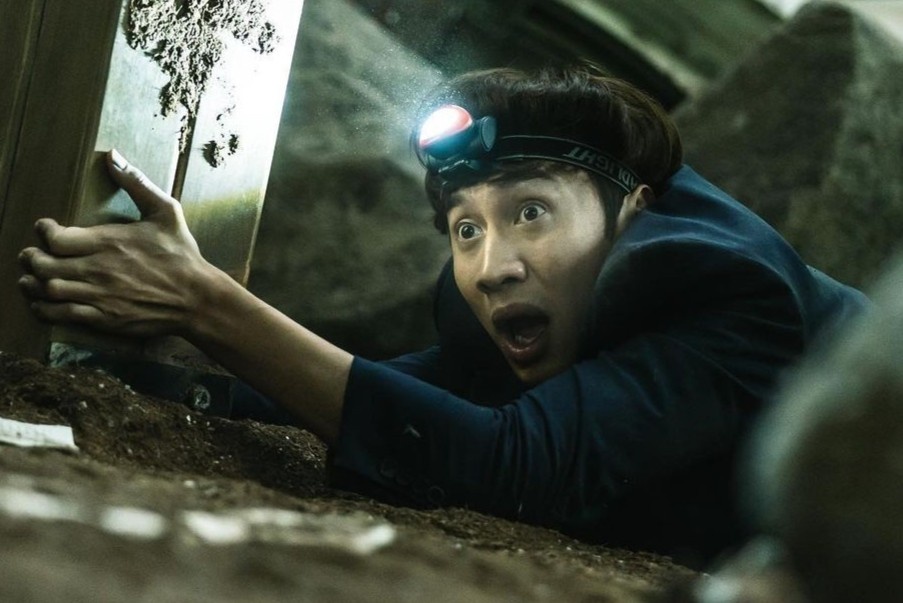 Lee Kwang Soo dong phim de tai tham hoa hinh anh