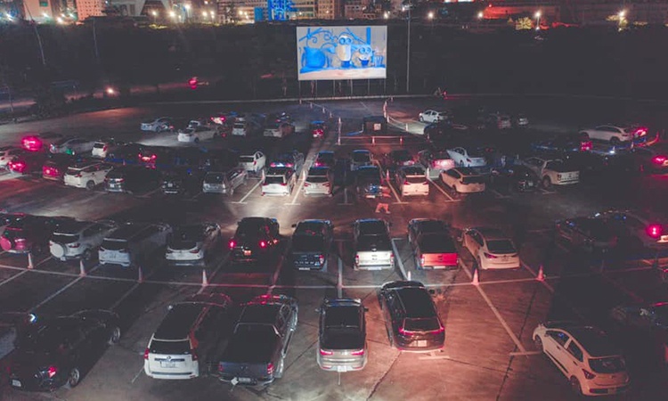 rap chieu phim drive-in anh 1