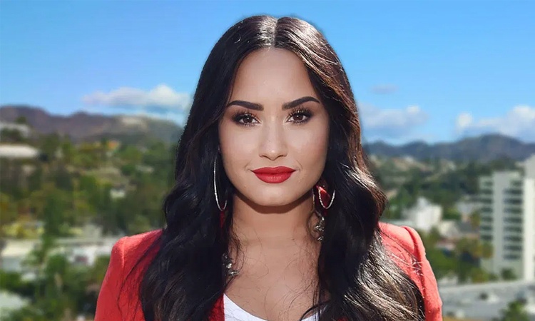 Demi Lovato co canh nong dau tien tren man anh hinh anh