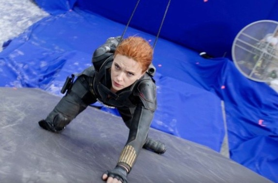 ‘Black Widow’ trong the nao khi chua co CGI? hinh anh