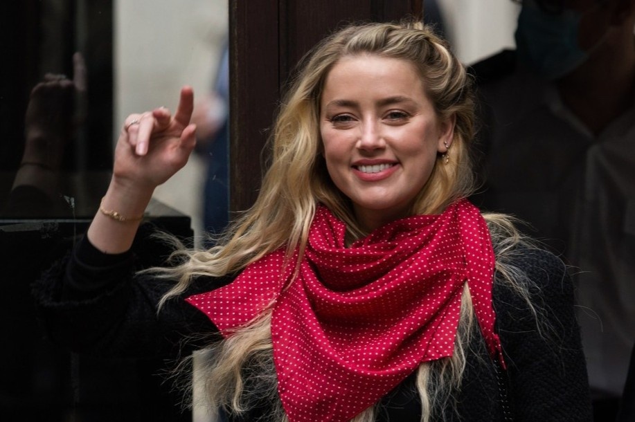 Amber Heard bi nghi ngo chua giai ngan tien tu thien hinh anh