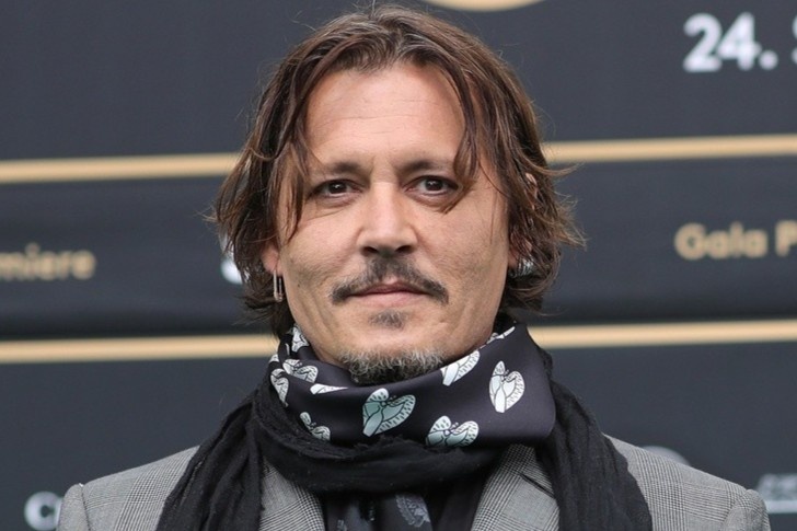 Johnny Depp thua nhan bi Hollywood tay chay hinh anh