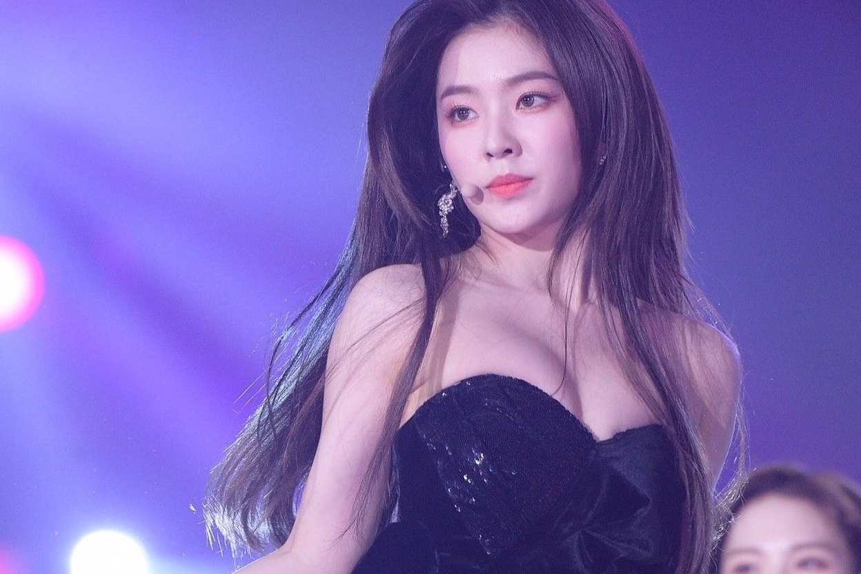 Tap chi thoi trang khong dang anh Irene hinh anh