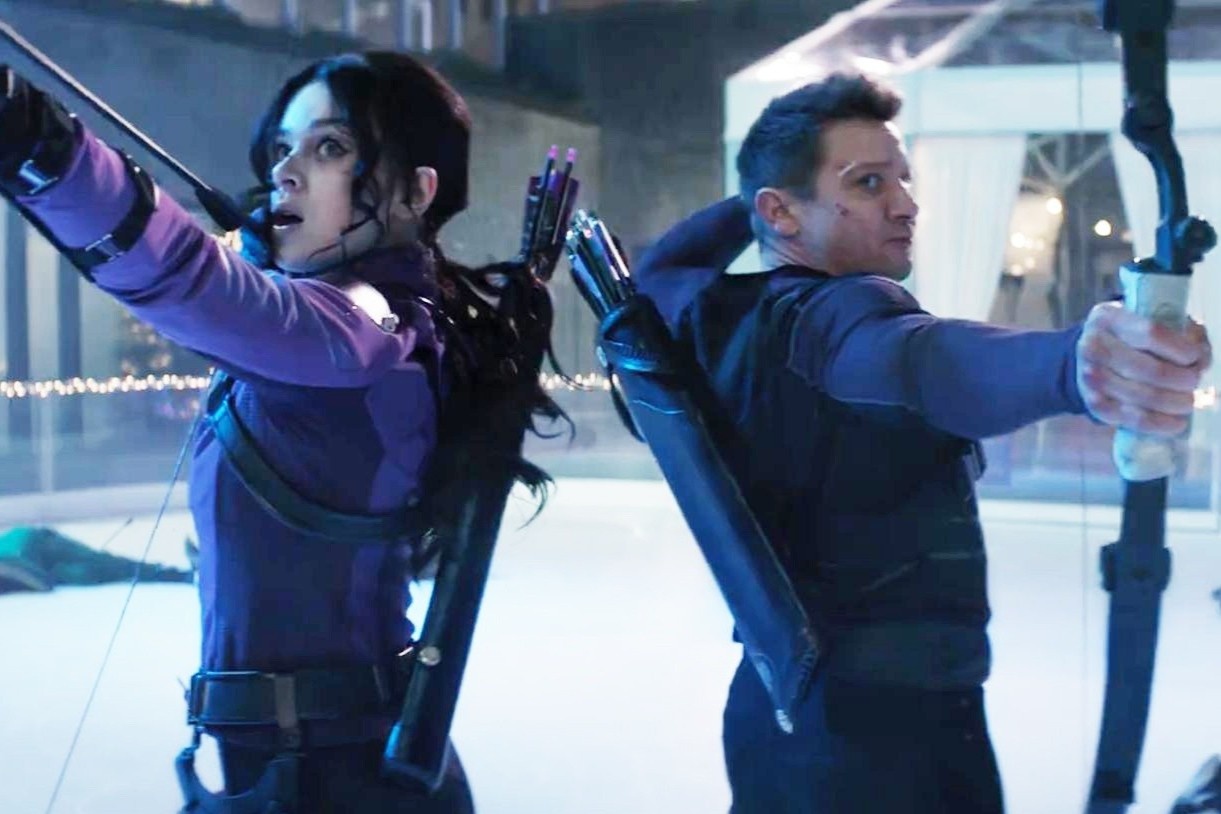 Thay tro Hawkeye cuu the gioi trong dip Giang sinh hinh anh