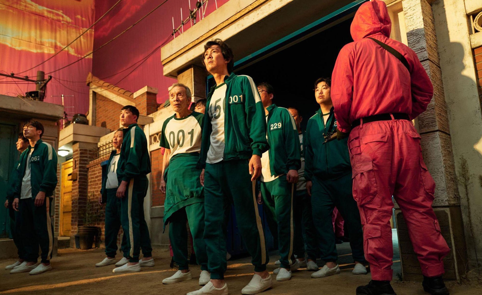 Squid Game Alice in Borderland anh 9